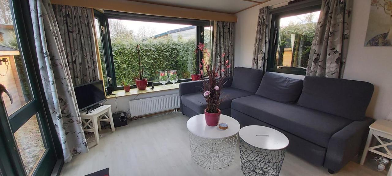 Comfortabel En Gezellig Familie Chalet Tot 6 Personen Op De Veluwe Bungalowpark De Kern Putten Dış mekan fotoğraf