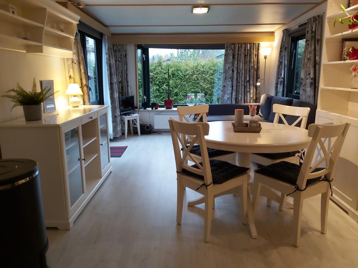 Comfortabel En Gezellig Familie Chalet Tot 6 Personen Op De Veluwe Bungalowpark De Kern Putten Dış mekan fotoğraf