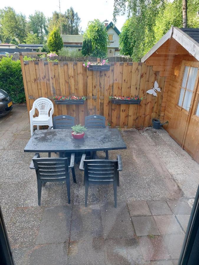Comfortabel En Gezellig Familie Chalet Tot 6 Personen Op De Veluwe Bungalowpark De Kern Putten Dış mekan fotoğraf
